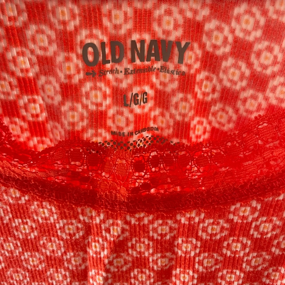 Old Navy Stretch Lace Tank tops - Picture 5 of 6
